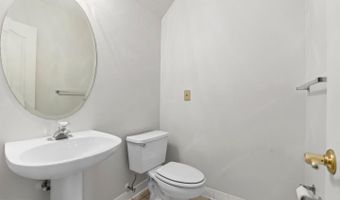 6908 FAIRFAX Dr 306, Arlington, VA 22213