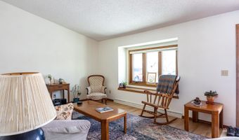 3200 S HUCKLEBERRY Ln, Appleton, WI 54915