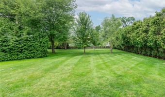 75 Wood St, Bristol, RI 02809