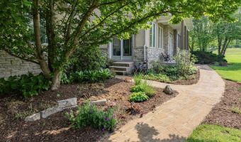 660 Birch Hollow Dr, Antioch, IL 60002
