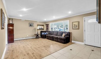 9 Jubilee Cir, Aberdeen, NJ 07747