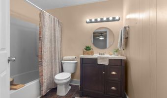 203 5th St, Abbeville, LA 70510