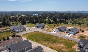 728 Seacrest Dr, Bandon, OR 97411