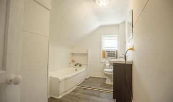 125 S Heckart St, Algona, IA 50511