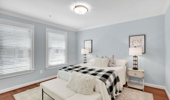 1818 POTOMAC GREENS Dr, Alexandria, VA 22314