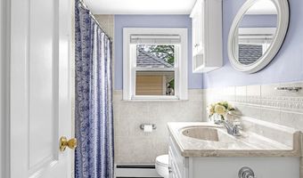 33 Upland Way, Barrington, RI 02806