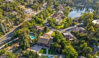 20 Lake Helix Dr, La Mesa, CA 91941