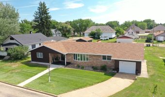203 3rd Ave SW, Bowman, ND 58623