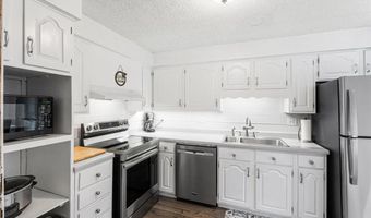 9513 Sequoia Ct, Affton, MO 63123