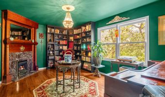 8 Sunny Ridge Dr, Asheville, NC 28804