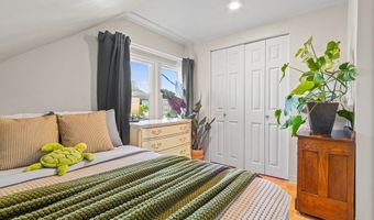 11 Hartlawn Rd, Boston, MA 02132