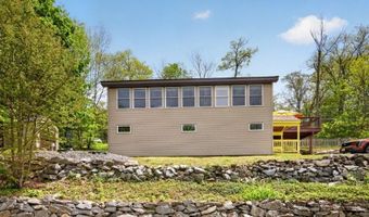 1052 Lakeside Dr E, Alloway, NJ 07422