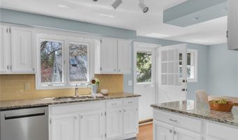 6 Acre Ave, Barrington, RI 02806
