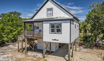 1372 ALLIGATOR Dr, Alligator Point, FL 32346