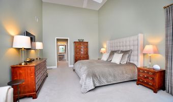 11 Templeton Ct 11, Avon, CT 06001