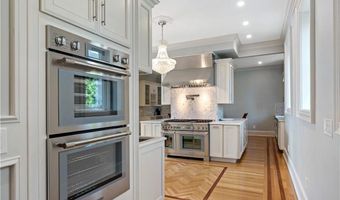 32 Lorraine St, Barrington, RI 02806