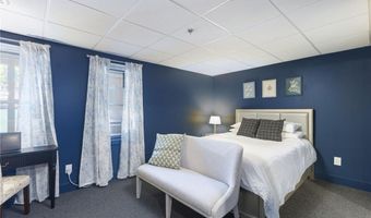 38 Dr. Marcus F Wheatland Blvd 5, Newport, RI 02840