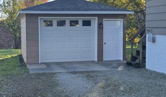 516 S 11th St, Albia, IA 62631