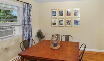 17 Wood Rd, Middletown, RI 02842