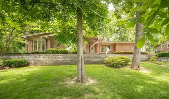 425 Kenilworth Ln, Ballwin, MO 63011