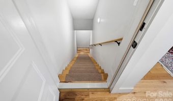 31 Lilac St, Asheville, NC 28806