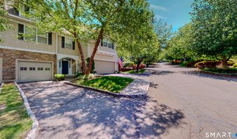 14 Woodcrest Ln 14, Danbury, CT 06810