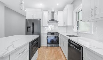 88 W 20TH St 1, Bayonne, NJ 07002