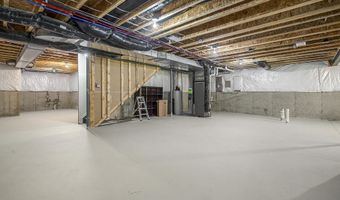2895 Dillon Dr, Ann Arbor, MI 48105