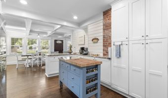 20 Bradley Ave, Branford, CT 06405