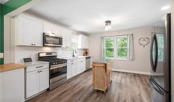 96 Dexter Rd, Scituate, RI 02857