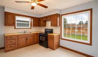 90 Clizbe Ave, Amsterdam, NY 12010