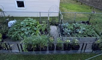 38 Bridgton Rd, Cranston, RI 02910