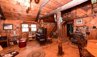 211 High St, Albany, NH 03818