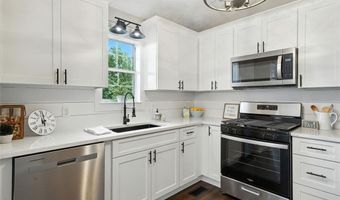 322 WINDING WOODS Trl, Woodstock, GA 30189