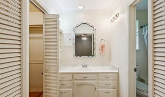 927 Bourbon Ave, Baton Rouge, LA 70808
