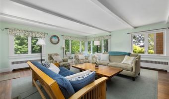39 Highland Ave, Narragansett, RI 02882
