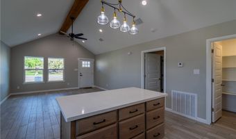 1047 N King St, Alice, TX 78332