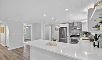 635 Jamaica Cir E, Apollo Beach, FL 33572