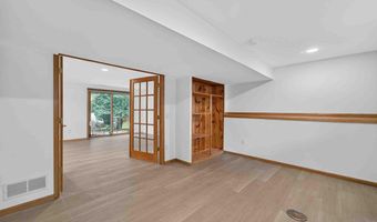 626 Samuel Dr, Madison, WI 53717