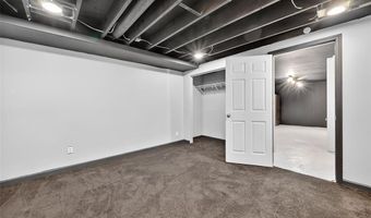 234 St Marys Dr, Ballwin, MO 63021