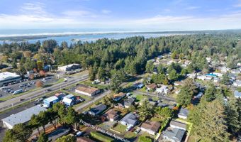 1135 1ST St, Bandon, OR 97411