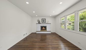 1110 S Fernandez Ave, Arlington Heights, IL 60005