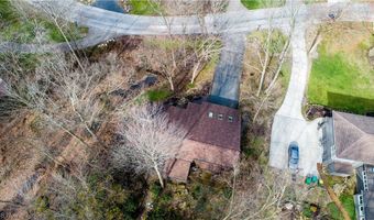 8648 Tanglewood Trl, Chagrin Falls, OH 44023