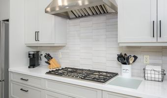 8930 E CAVE CREEK Rd, Carefree, AZ 85377