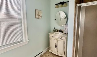 225 Pearl St, Beach Haven, NJ 08008