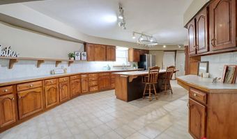 17200 Pella Rd, Adams, NE 68301