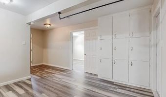 1701 Hoffman Dr NE, Albuquerque, NM 87110