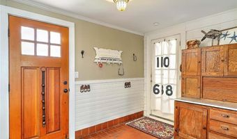 44 Washington Rd, Barrington, RI 02806