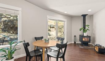 20029 Beaver Ln, Bend, OR 97703
