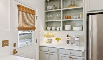 1711 Duke St, Beaufort, SC 29902